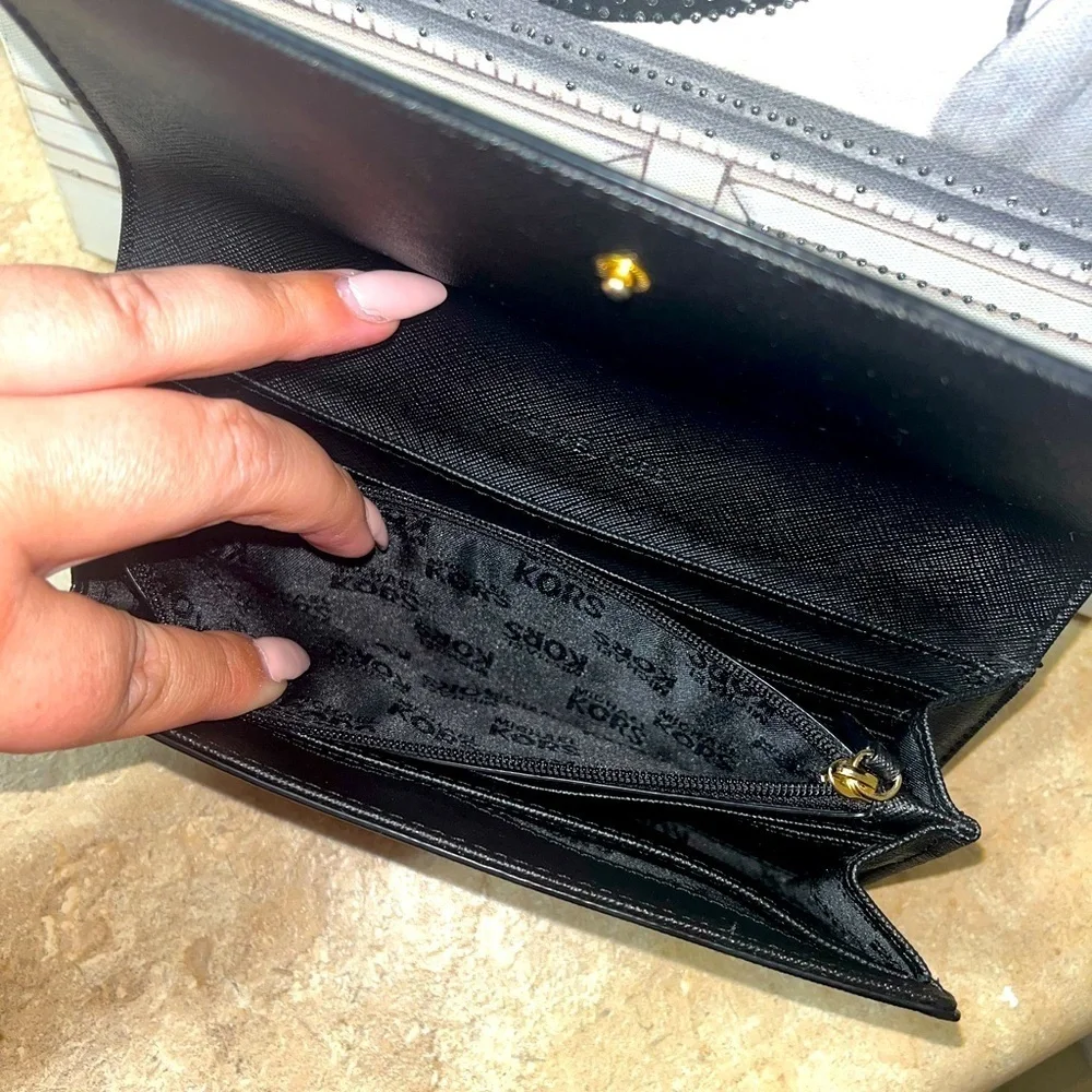 Michael Kors Jet Set Travel Carryall Saffiano Leather Wallet, Black